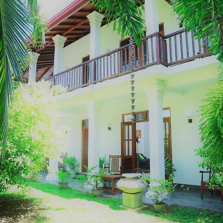 Residence Chanty Хикадува Екстериор снимка