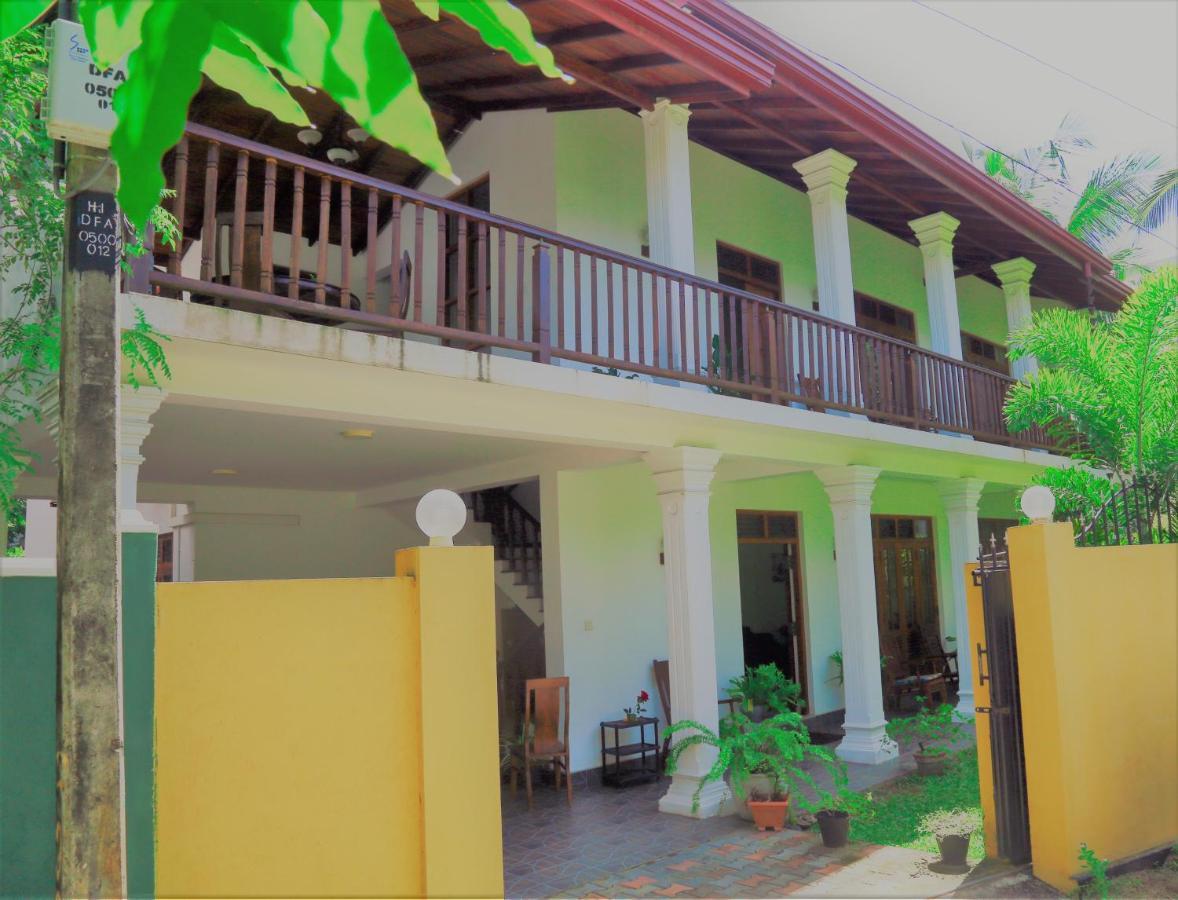 Residence Chanty Хикадува Екстериор снимка