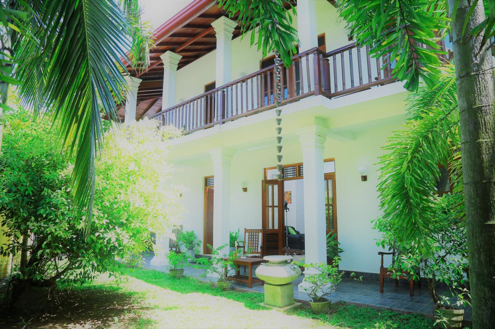 Residence Chanty Хикадува Екстериор снимка