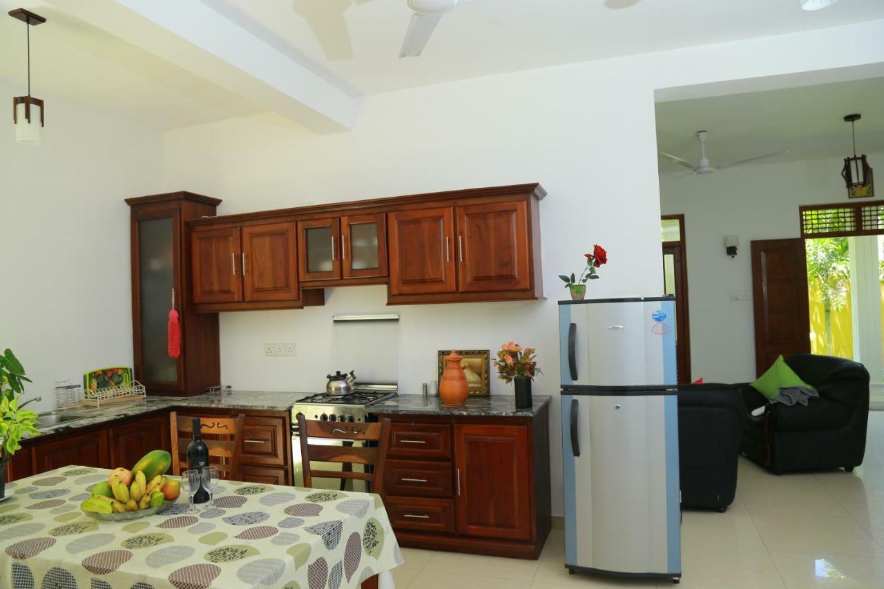 Residence Chanty Хикадува Екстериор снимка