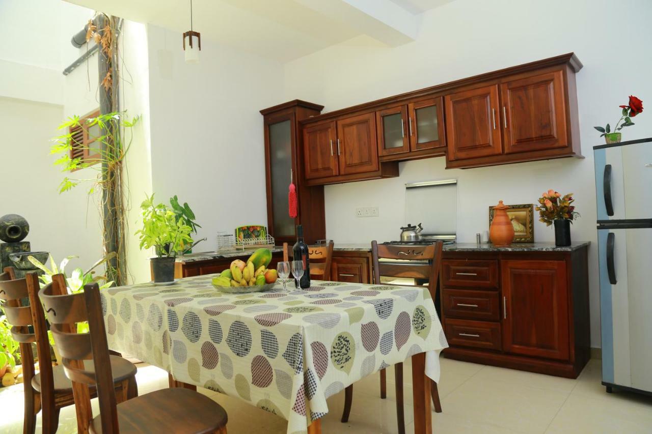 Residence Chanty Хикадува Екстериор снимка