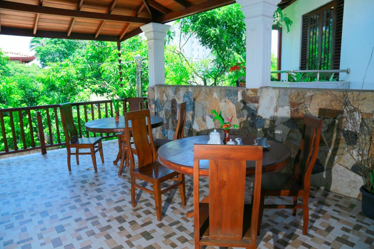 Residence Chanty Хикадува Екстериор снимка