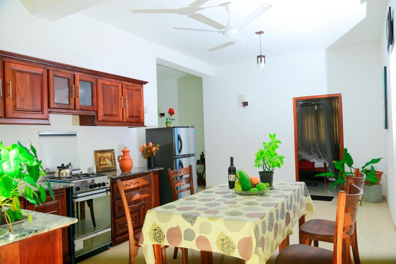 Residence Chanty Хикадува Екстериор снимка