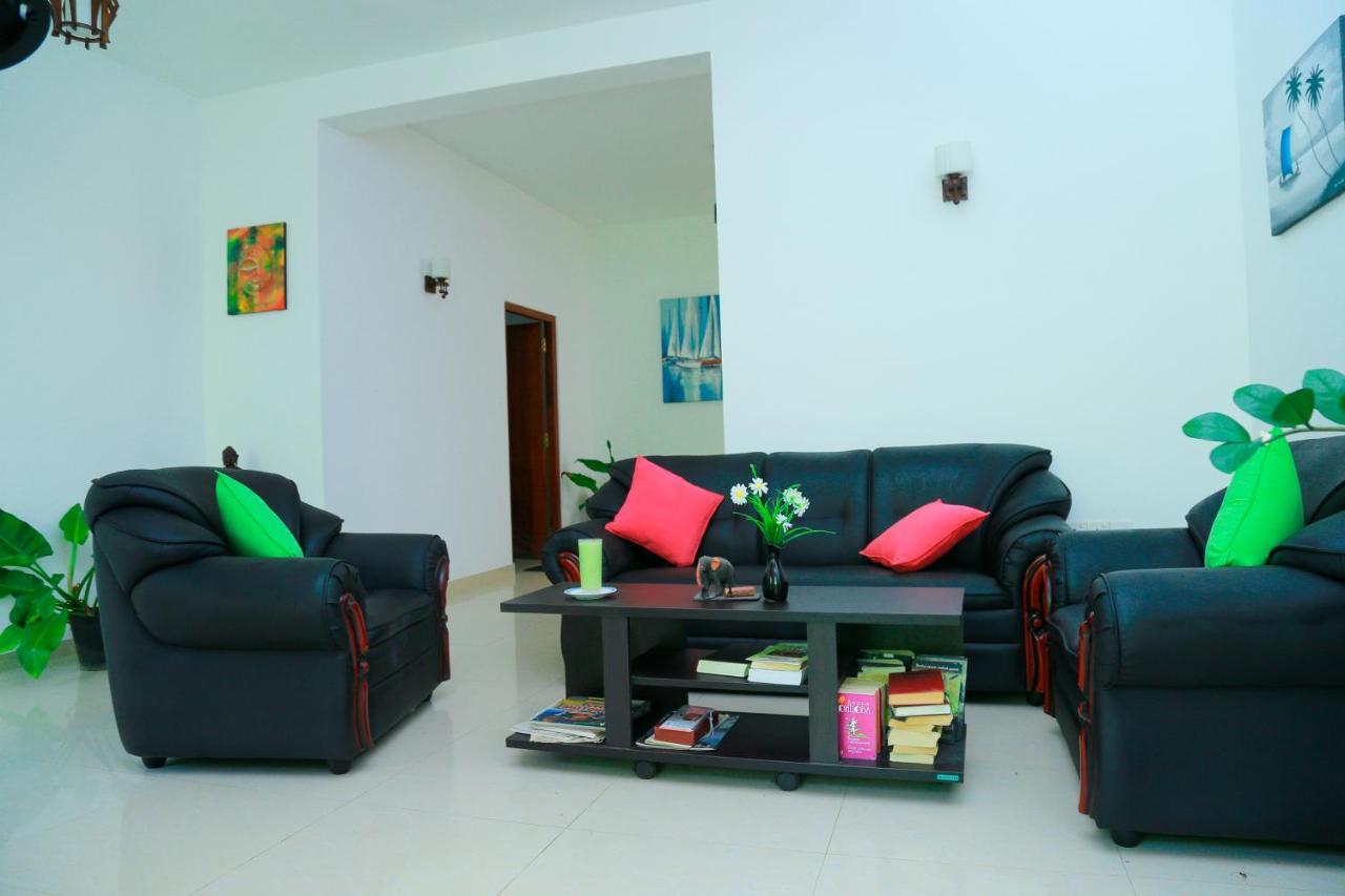 Residence Chanty Хикадува Екстериор снимка