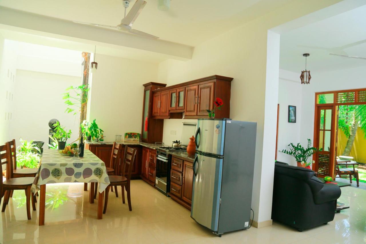 Residence Chanty Хикадува Екстериор снимка