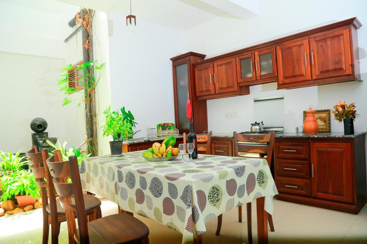 Residence Chanty Хикадува Екстериор снимка