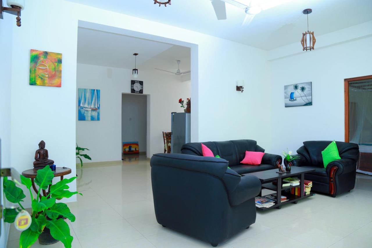 Residence Chanty Хикадува Екстериор снимка